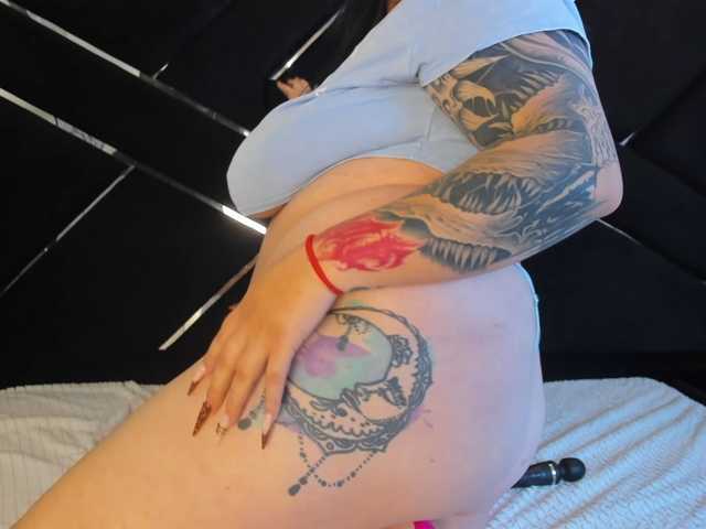 VictoriaRossy live cam on BongaCams