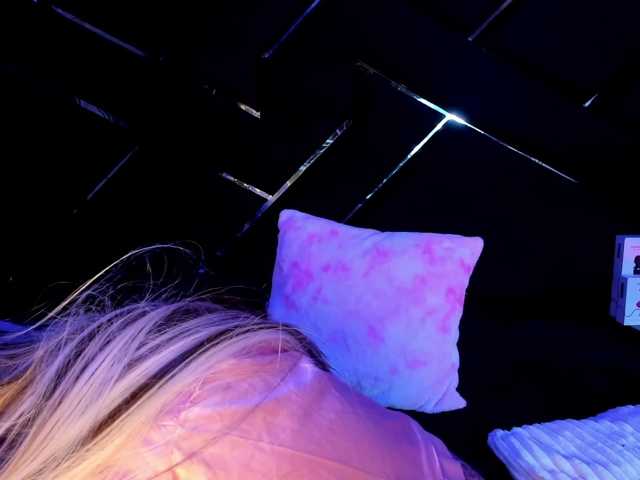 VictoriaRossy live cam on BongaCams