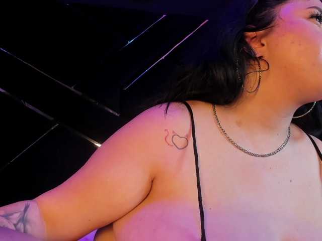 VictoriaRossy live cam on BongaCams