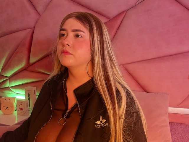 VictoriaRossy live webcam show