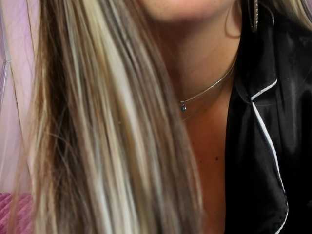 VictoriaRossy live cam on BongaCams