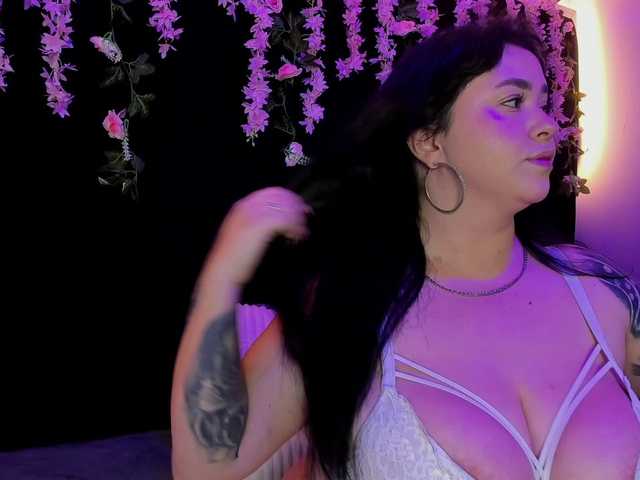 VictoriaRossy live cam on BongaCams