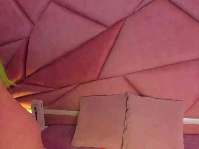 VictoriaRossy webcam