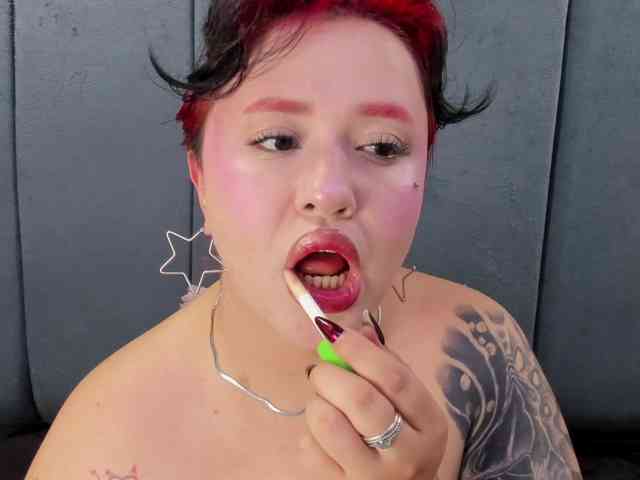 VictoriaRossy webcam