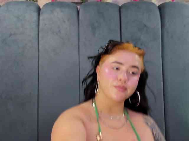 VictoriaRossy webcam