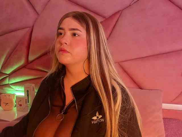 VictoriaRossy webcam