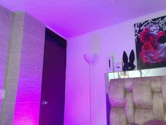 DakotaRobbins webcam