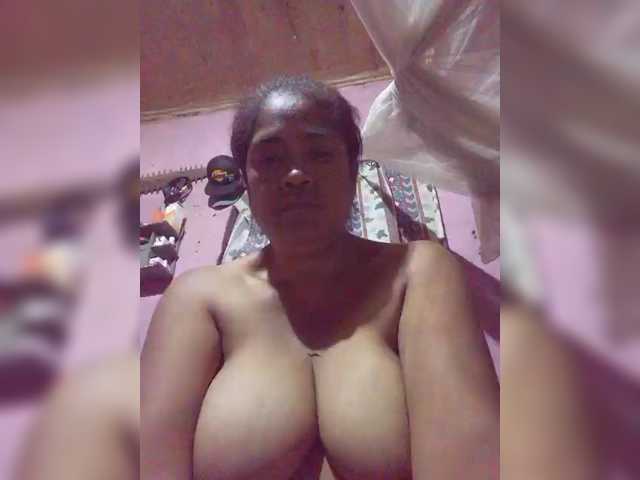 Aiiina live cam preview