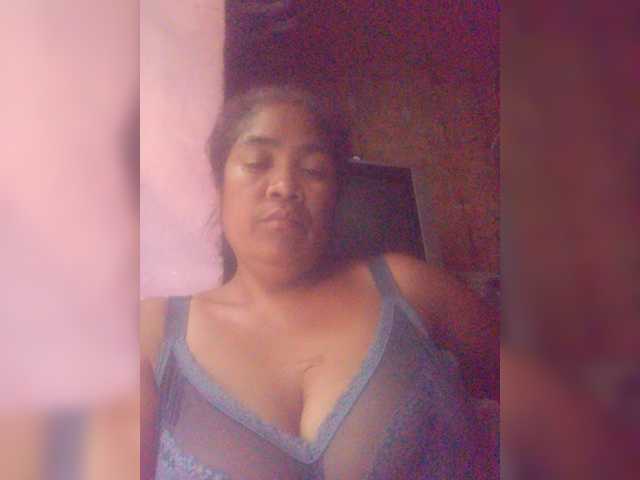 Aiiina live cam on BongaCams