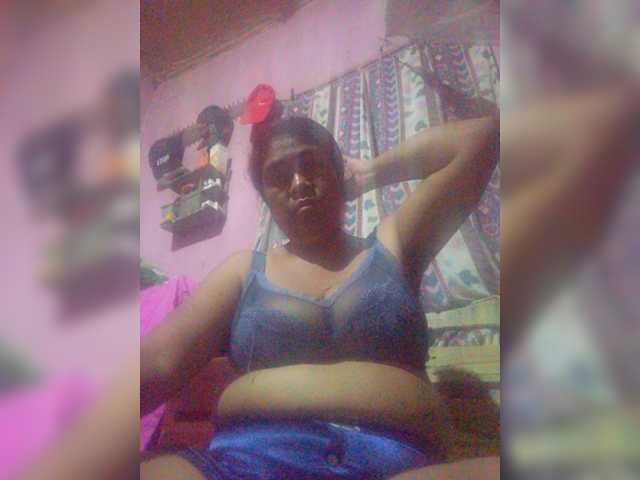 Aiiina live cam on BongaCams