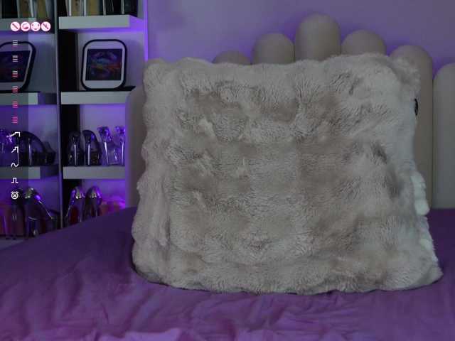 go to chat with AngelaMyst