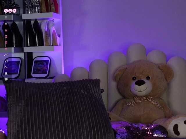  AngelaMyst chat room