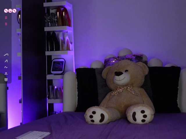  AngelaMyst chat room