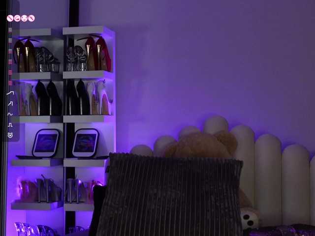 go to chat with AngelaMyst