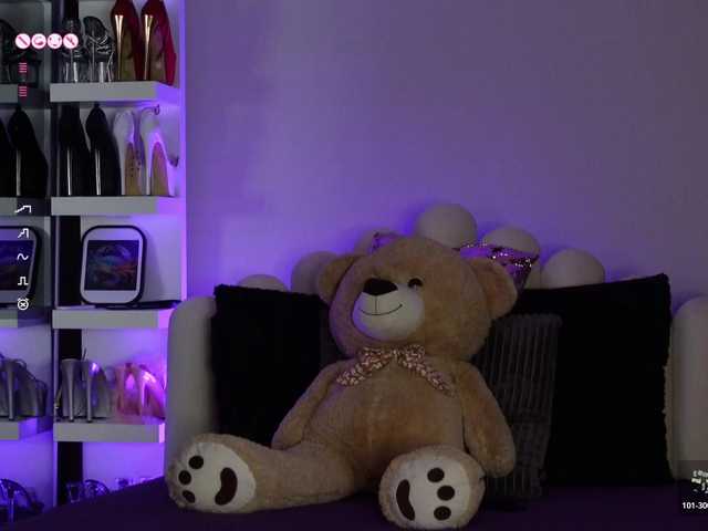  AngelaMyst chat room