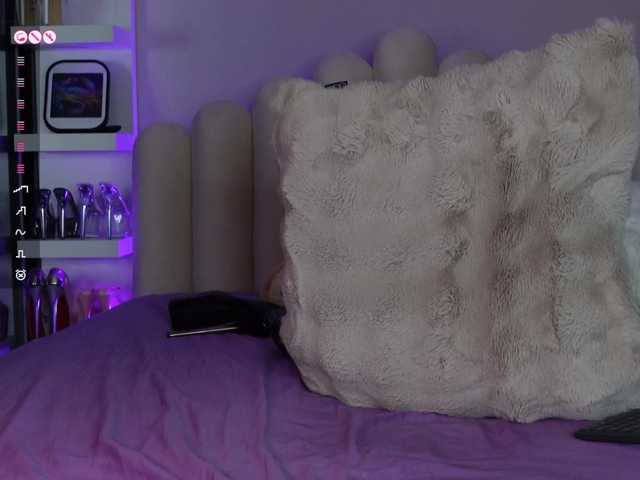 go to chat with AngelaMyst