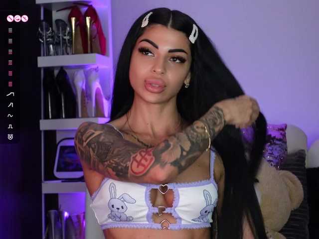  AngelaMyst chat room