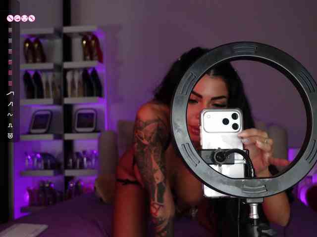 AngelaMyst webcam