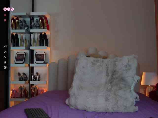 AngelaMyst webcam