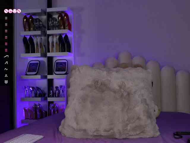 AngelaMyst webcam