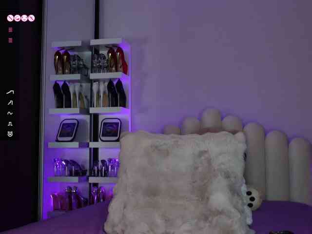 AngelaMyst webcam
