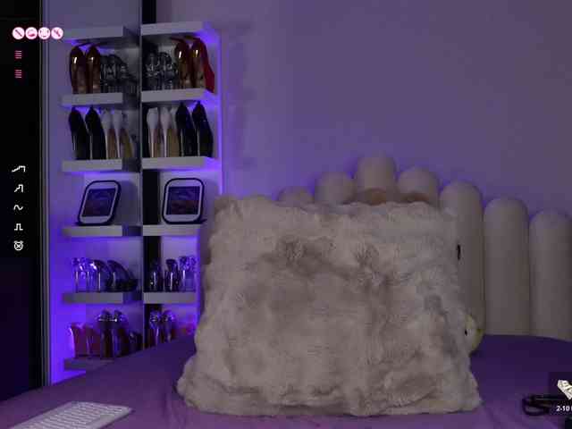 AngelaMyst webcam