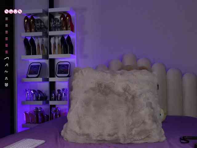 AngelaMyst webcam