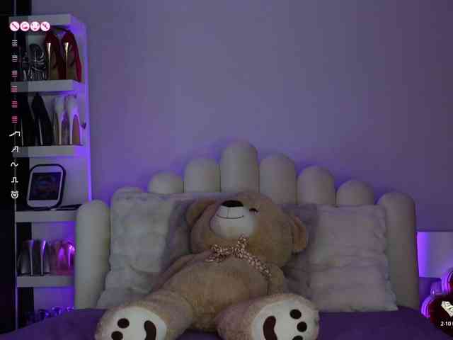 AngelaMyst webcam