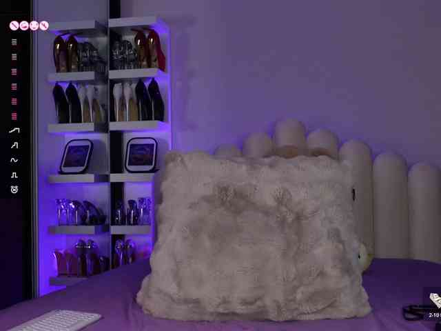AngelaMyst webcam