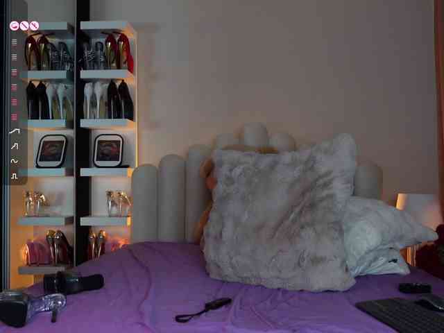 AngelaMyst webcam
