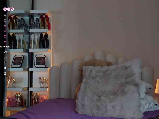 AngelaMyst webcam