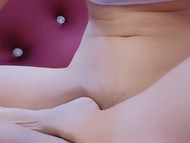 Aimee120 live cam on BongaCams