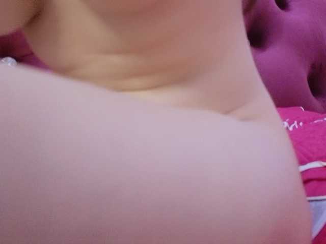 Aimee120 live cam on BongaCams