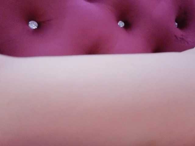 Aimee120 live cam on BongaCams