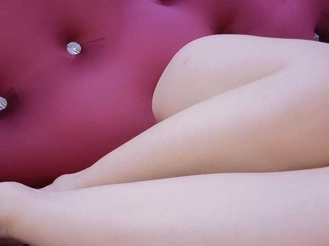Aimee120 live cam on BongaCams