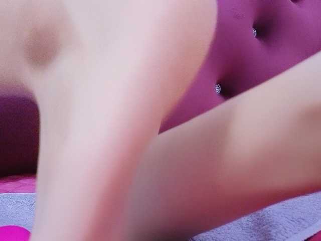 Aimee120 live cam on BongaCams