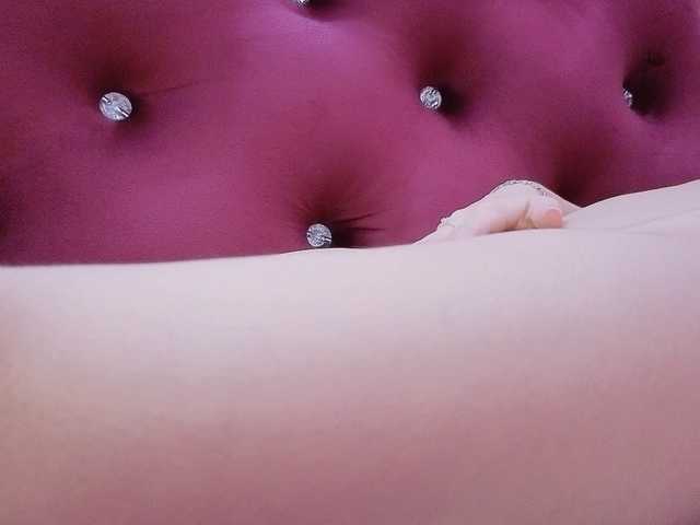 Aimee120 live cam on BongaCams