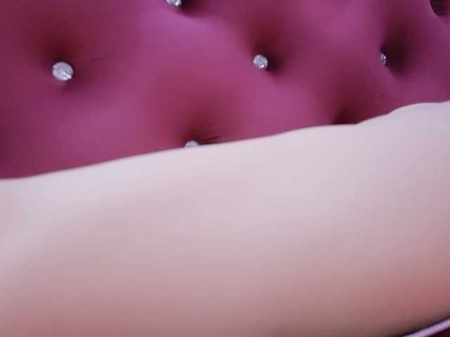Aimee120 live cam on BongaCams