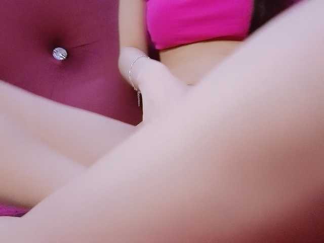 Aimee120 live cam on BongaCams