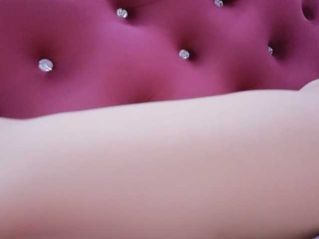 Aimee120 live cam on BongaCams