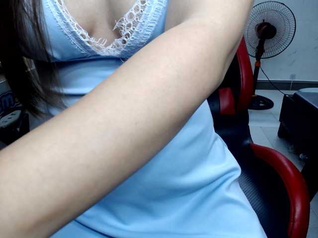 Alice225 live cam on BongaCams