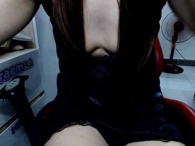 Alice225 live webcam show