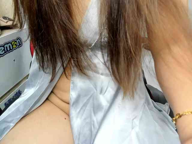 Alice225 webcam