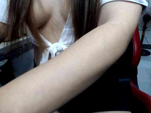 Alice225 webcam