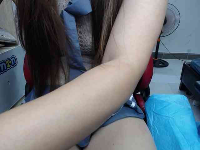 Alice225 webcam