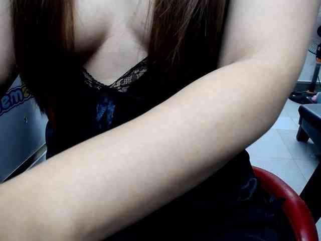 Alice225 webcam