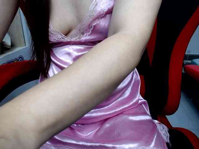 Alice225 webcam