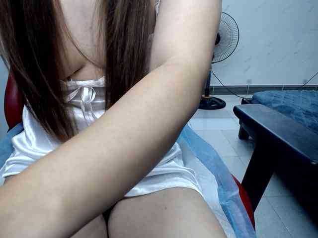 Alice225 webcam