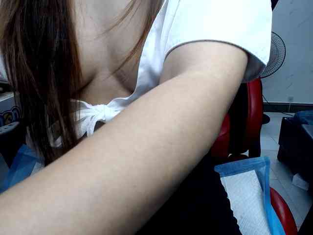 Alice225 webcam