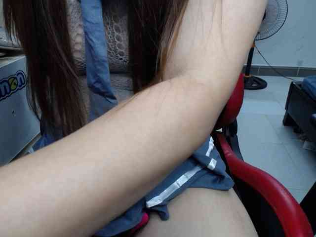 Alice225 webcam